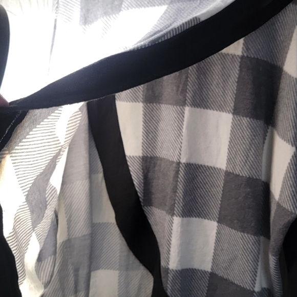 White Burch cow neck sweater with open back flap. Size large could fit XL - Picture 4 of 5